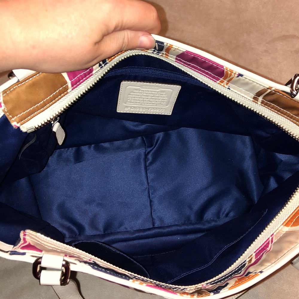 Authentic Coach purse - Picture 6 of 7